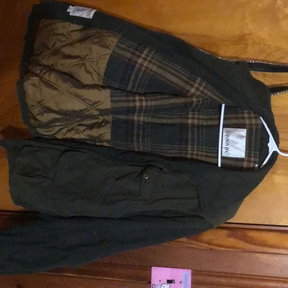 London Fog Jacket - Picture 2 of 3